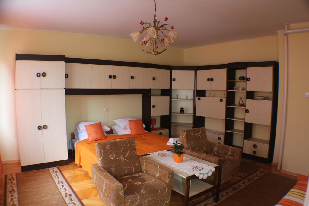 Altan Apartments Hévíz Buitenkant foto